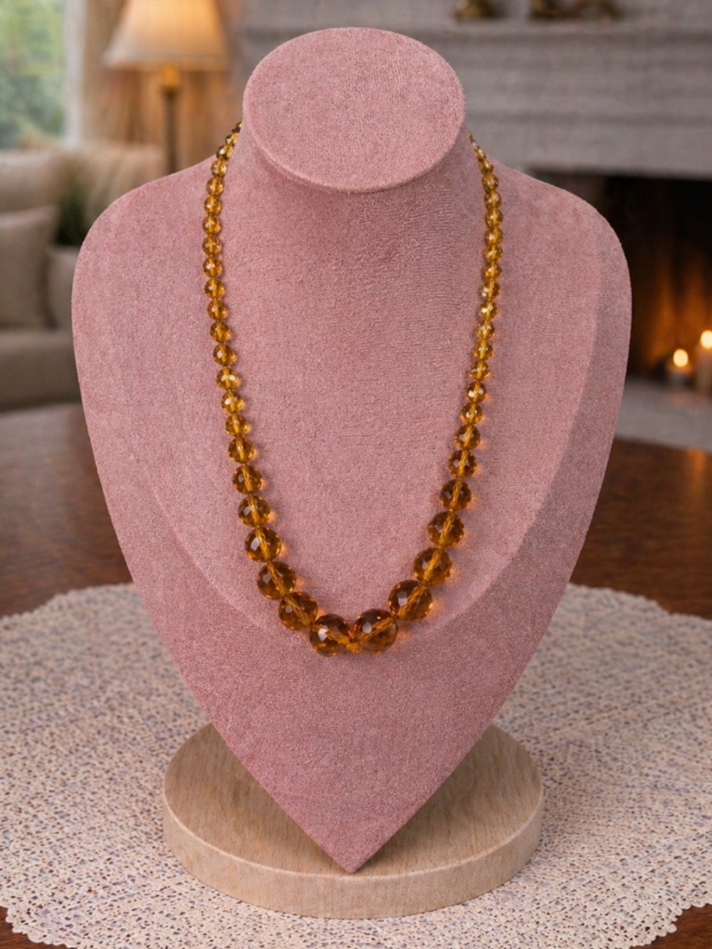 Equisite Vintage Butterscotch Faceted Glass Necklace